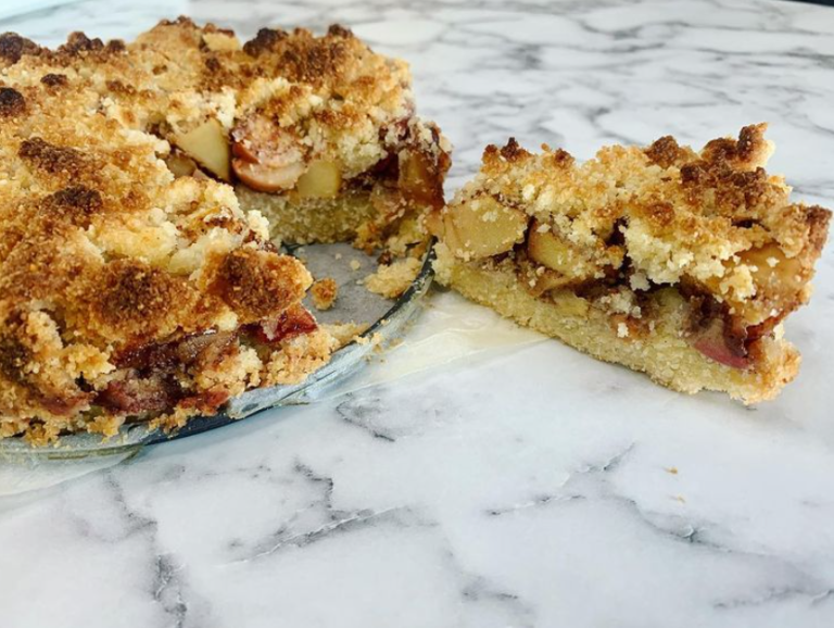 Keto Apple Crumble Pie